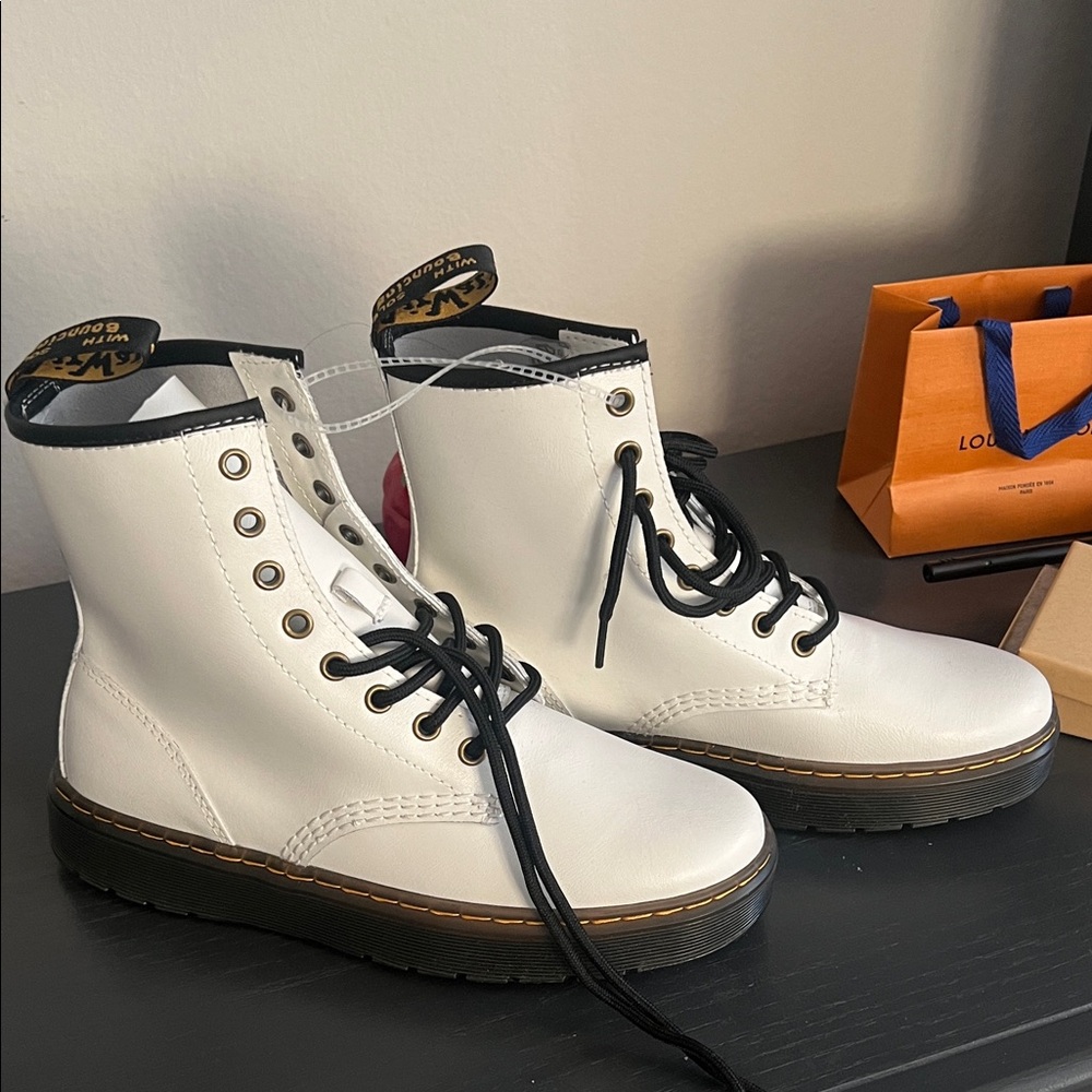 NWOT Dr. Martens